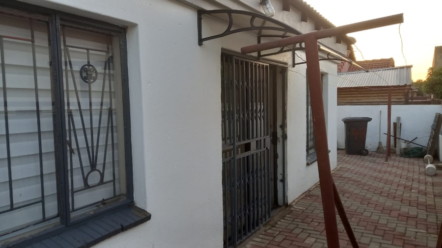 To Let 1 Bedroom Property for Rent in Danville Gauteng