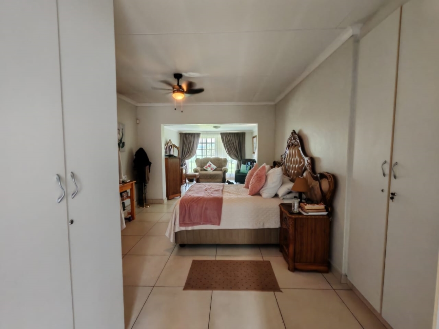 3 Bedroom Property for Sale in Helderstrome AH Gauteng