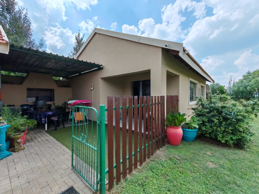 3 Bedroom Property for Sale in Helderstrome AH Gauteng