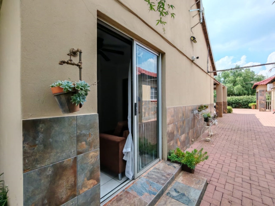 3 Bedroom Property for Sale in Helderstrome AH Gauteng