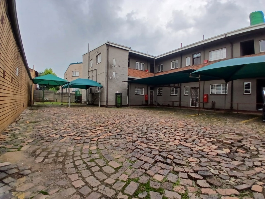 2 Bedroom Property for Sale in Peacehaven Gauteng