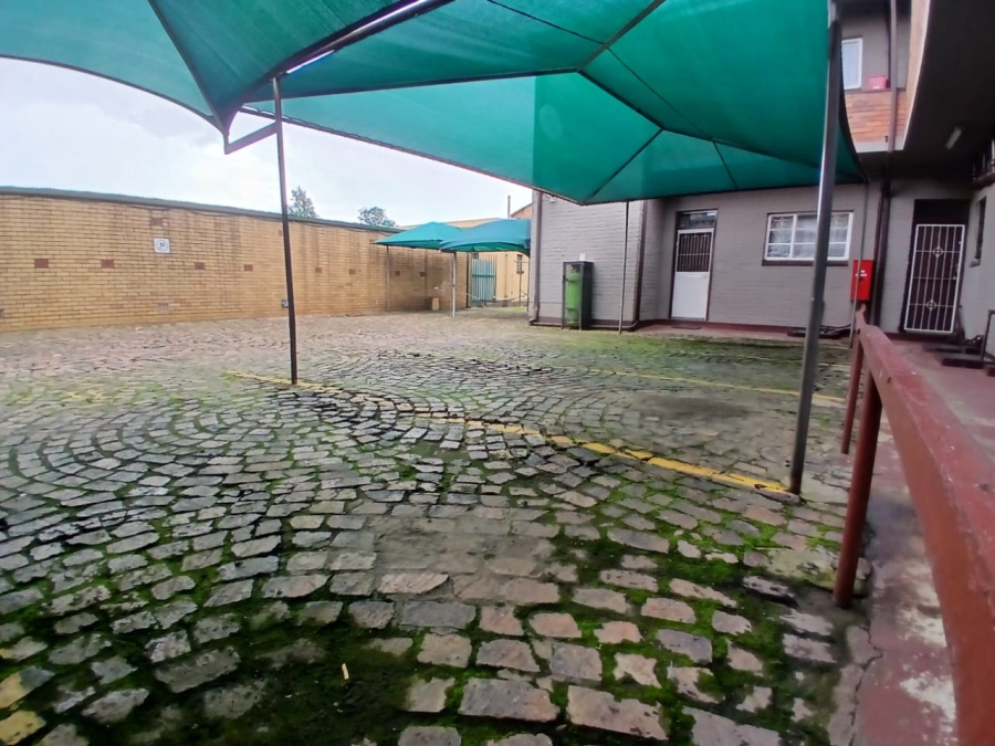 2 Bedroom Property for Sale in Peacehaven Gauteng