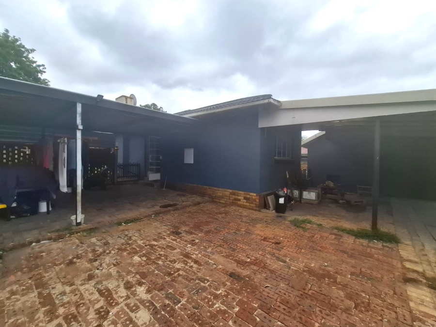 4 Bedroom Property for Sale in Peacehaven Gauteng