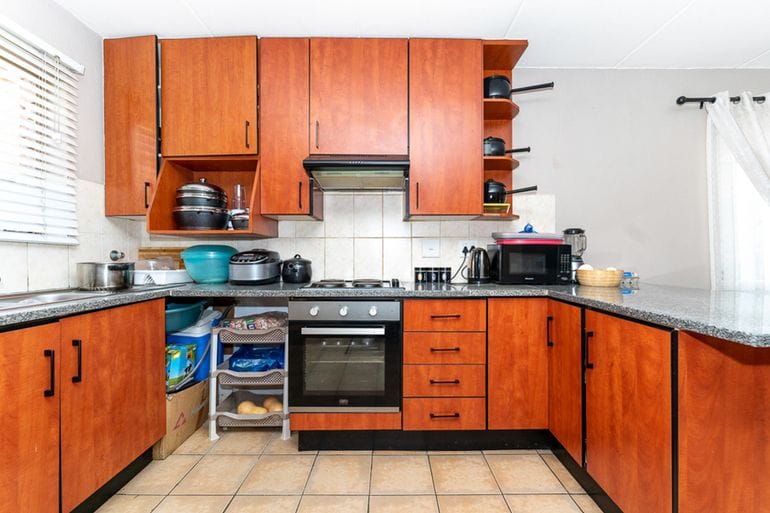 2 Bedroom Property for Sale in Edleen Gauteng