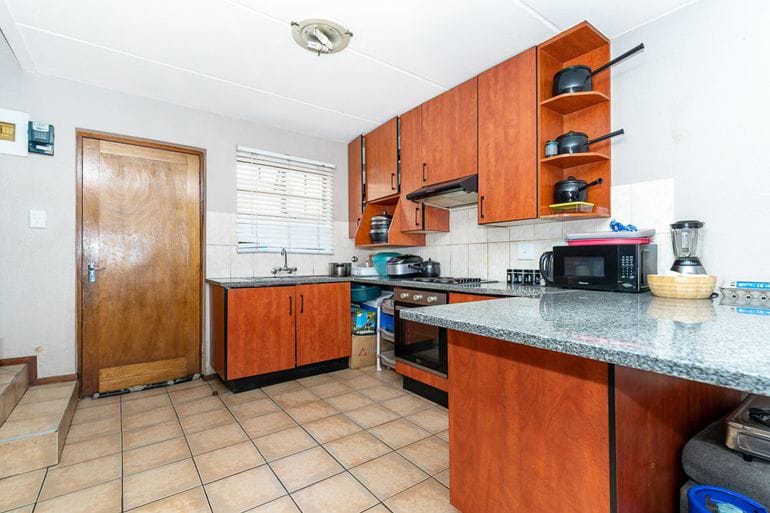 2 Bedroom Property for Sale in Edleen Gauteng