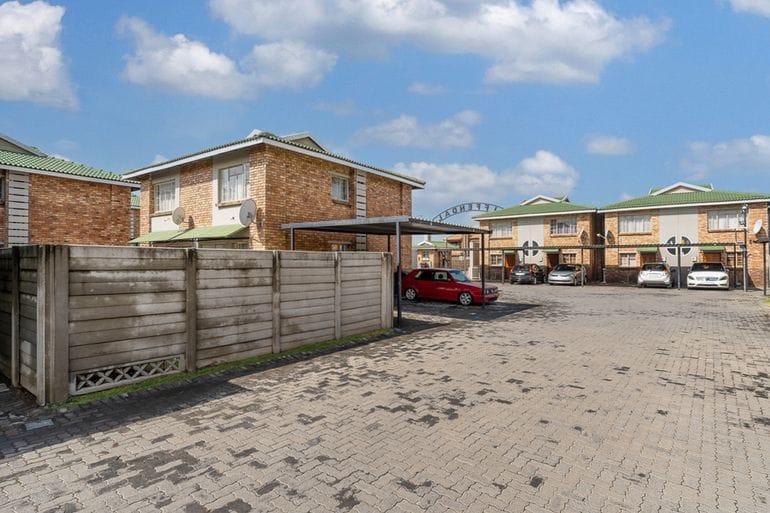 2 Bedroom Property for Sale in Edleen Gauteng