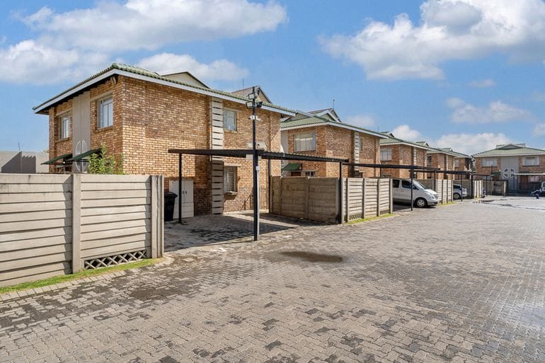2 Bedroom Property for Sale in Edleen Gauteng