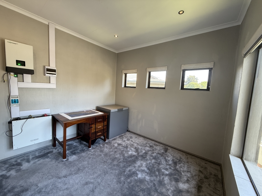 To Let 2 Bedroom Property for Rent in Victory Park Gauteng