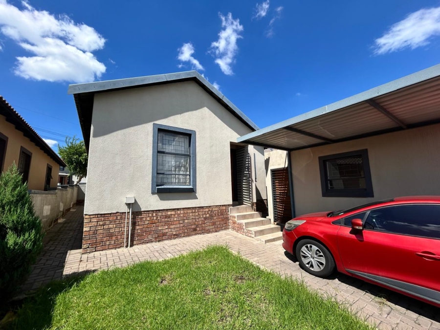 3 Bedroom Property for Sale in Kosmosdal Gauteng