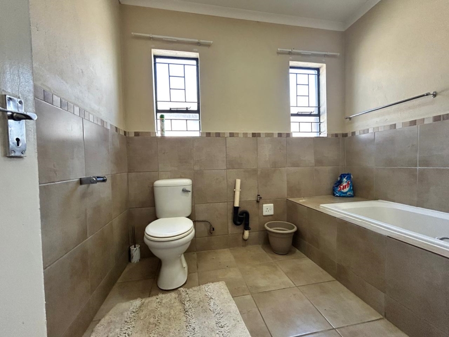 3 Bedroom Property for Sale in Kosmosdal Gauteng