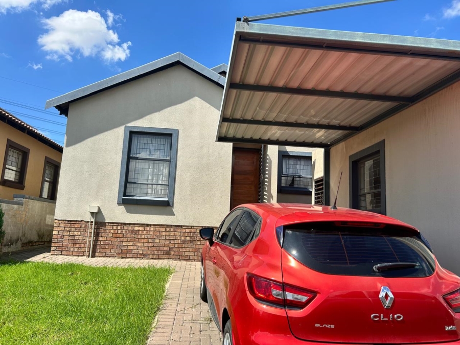 3 Bedroom Property for Sale in Kosmosdal Gauteng