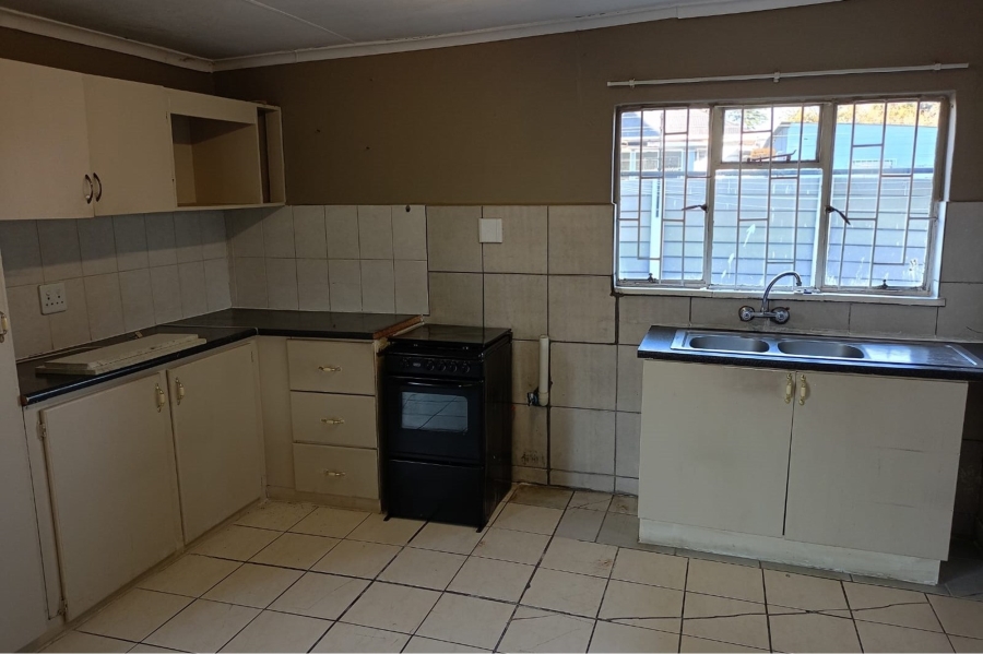 To Let 1 Bedroom Property for Rent in Dalview Gauteng