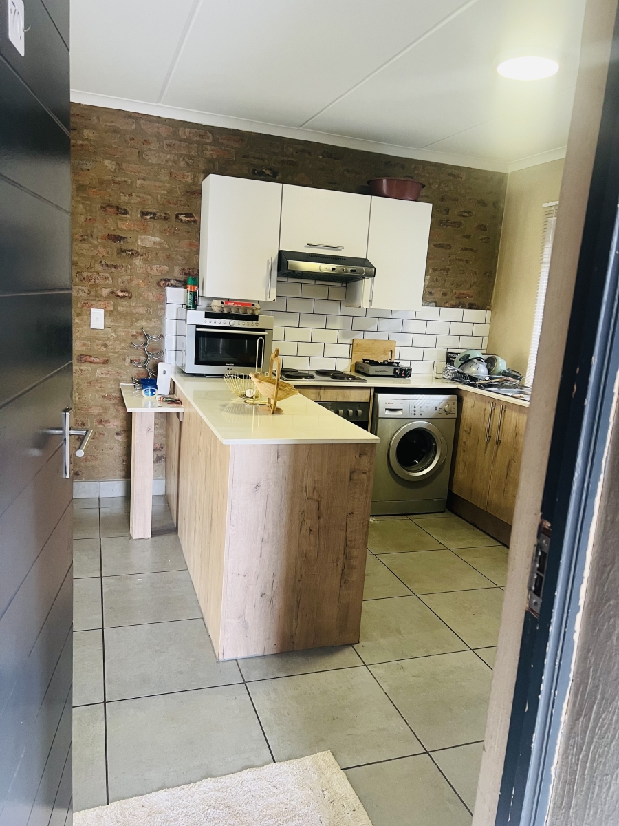 2 Bedroom Property for Sale in Pomona Gauteng