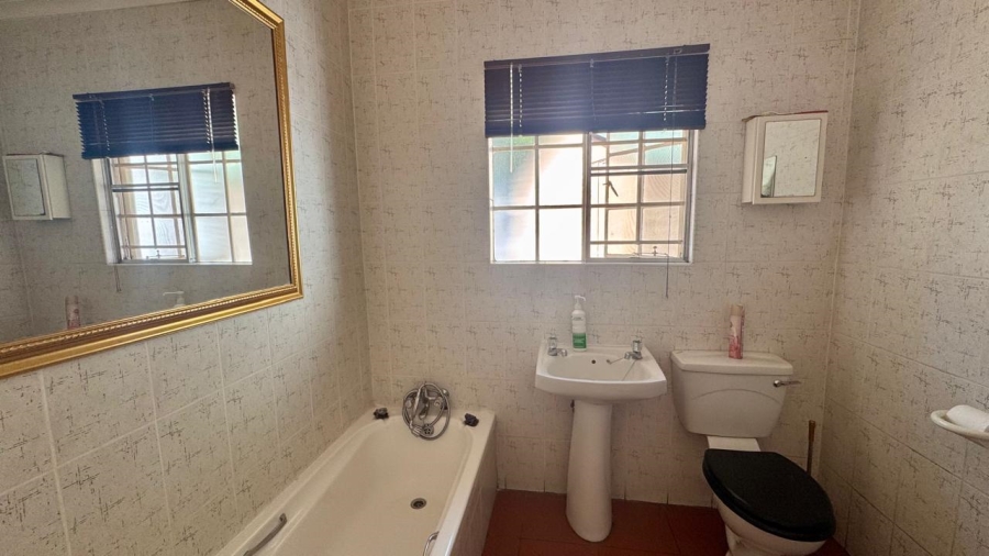 3 Bedroom Property for Sale in Vorna Valley Gauteng