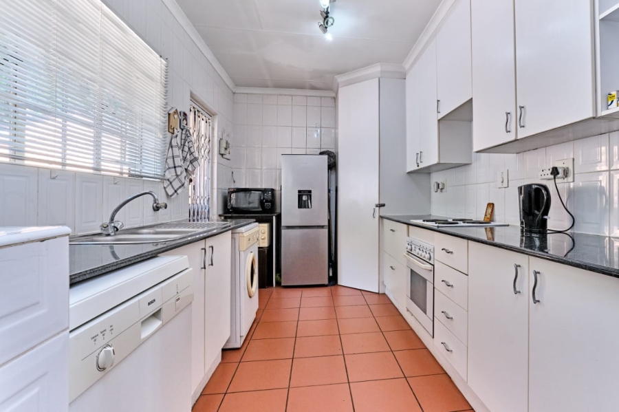3 Bedroom Property for Sale in Vorna Valley Gauteng
