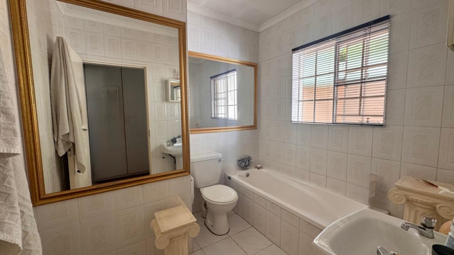 3 Bedroom Property for Sale in Vorna Valley Gauteng