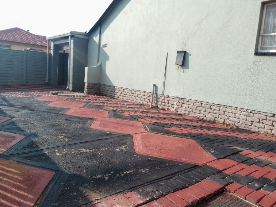 3 Bedroom Property for Sale in Kagiso Gauteng