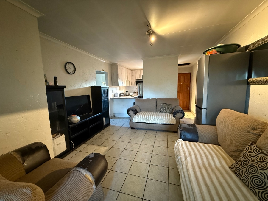 2 Bedroom Property for Sale in Meredale Gauteng
