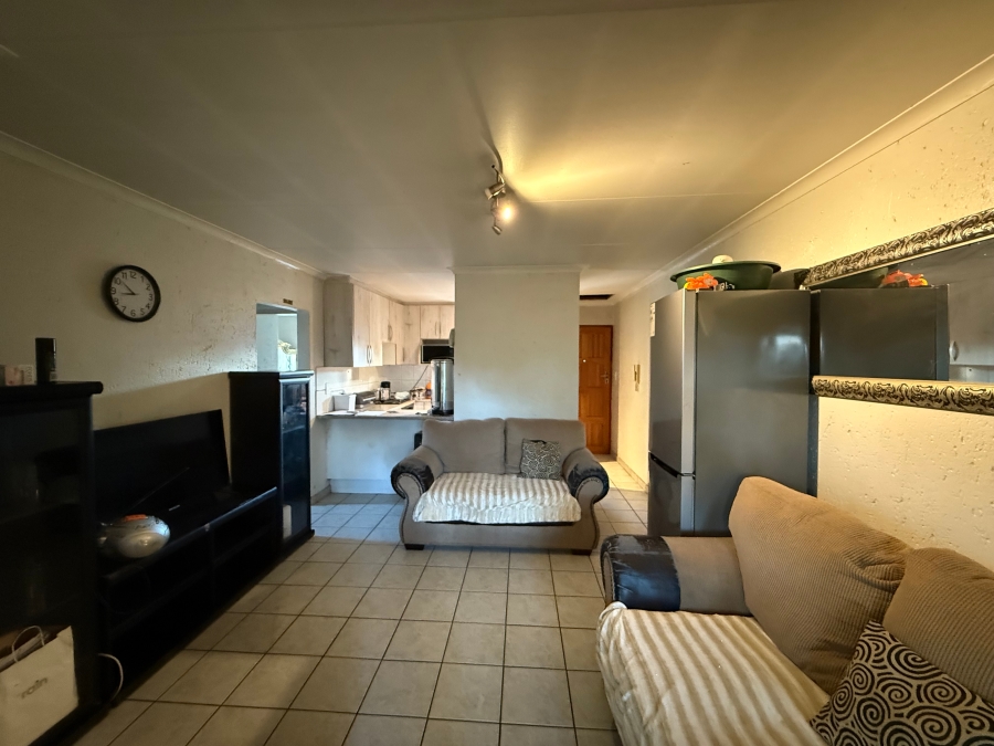 2 Bedroom Property for Sale in Meredale Gauteng
