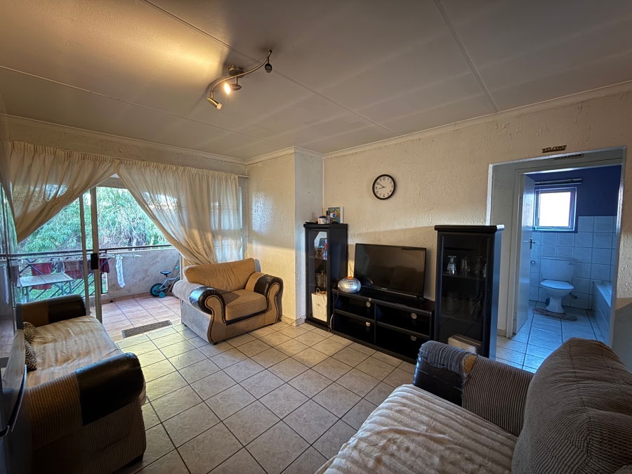 2 Bedroom Property for Sale in Meredale Gauteng