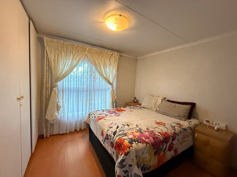 2 Bedroom Property for Sale in Meredale Gauteng