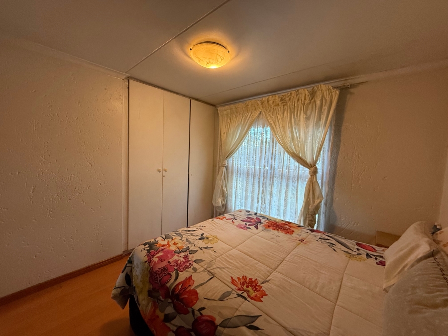 2 Bedroom Property for Sale in Meredale Gauteng