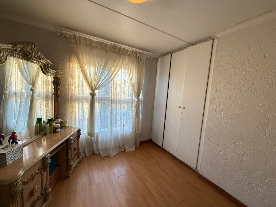2 Bedroom Property for Sale in Meredale Gauteng