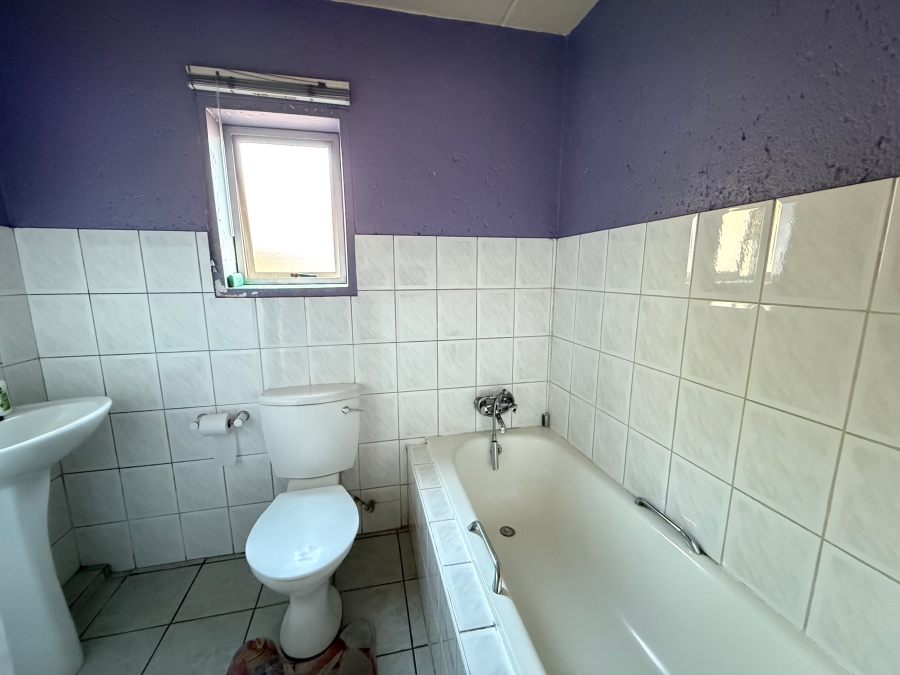 2 Bedroom Property for Sale in Meredale Gauteng