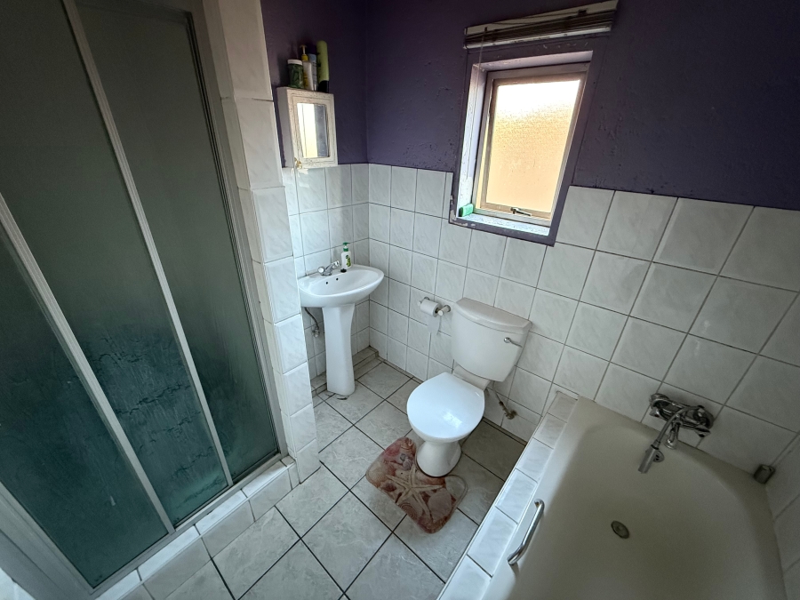 2 Bedroom Property for Sale in Meredale Gauteng