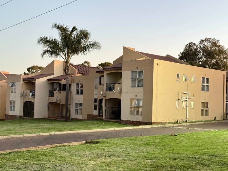 2 Bedroom Property for Sale in Meredale Gauteng