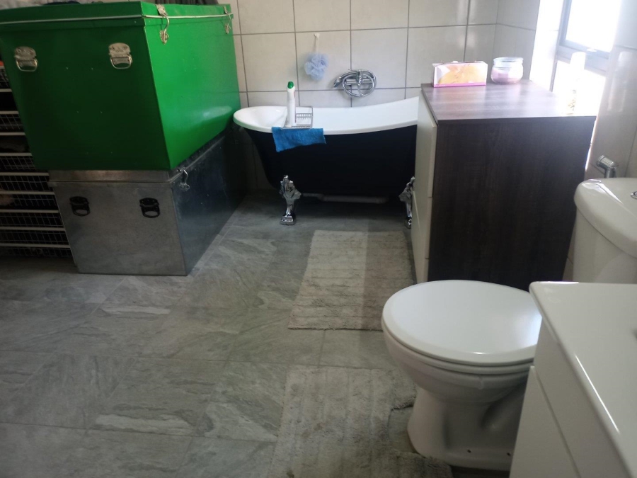 5 Bedroom Property for Sale in Capital Park Gauteng