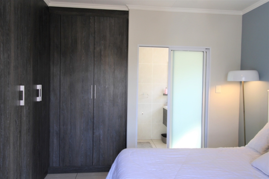 1 Bedroom Property for Sale in Bryanston Gauteng