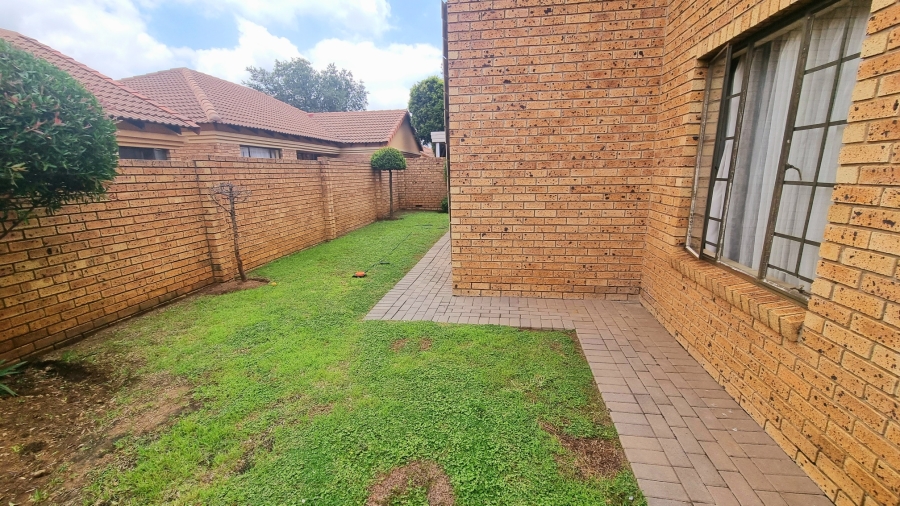 3 Bedroom Property for Sale in Noordwyk Gauteng