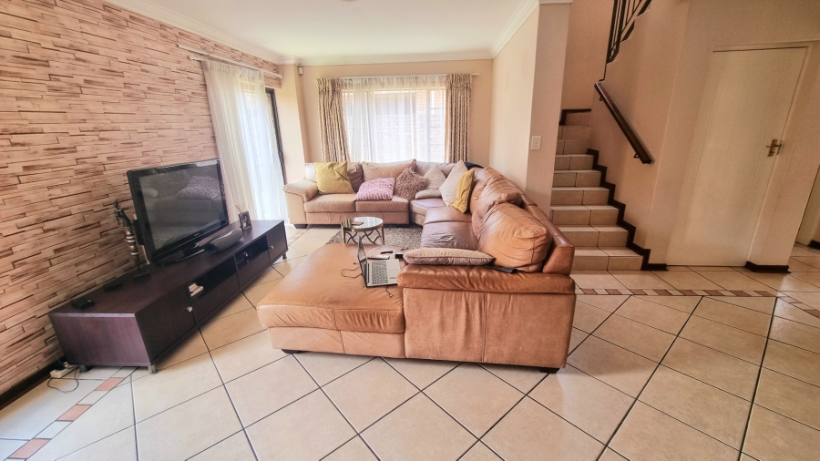 3 Bedroom Property for Sale in Noordwyk Gauteng