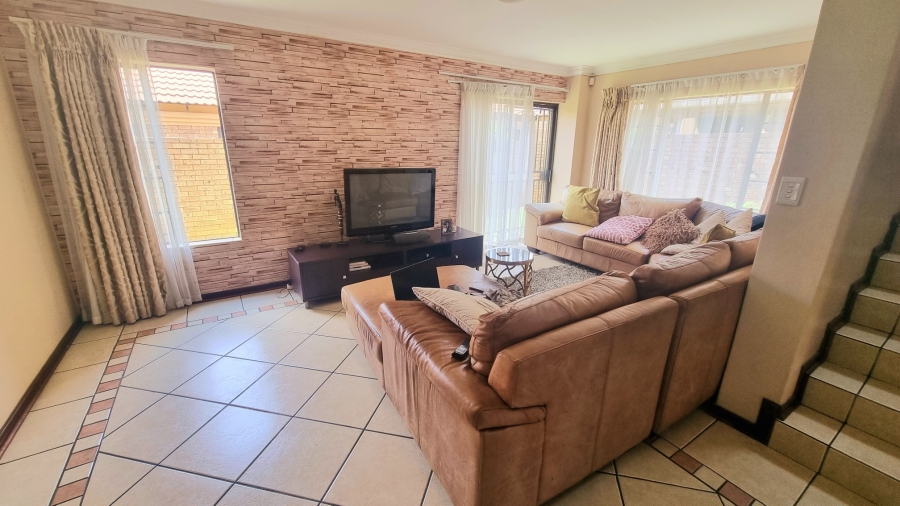 3 Bedroom Property for Sale in Noordwyk Gauteng