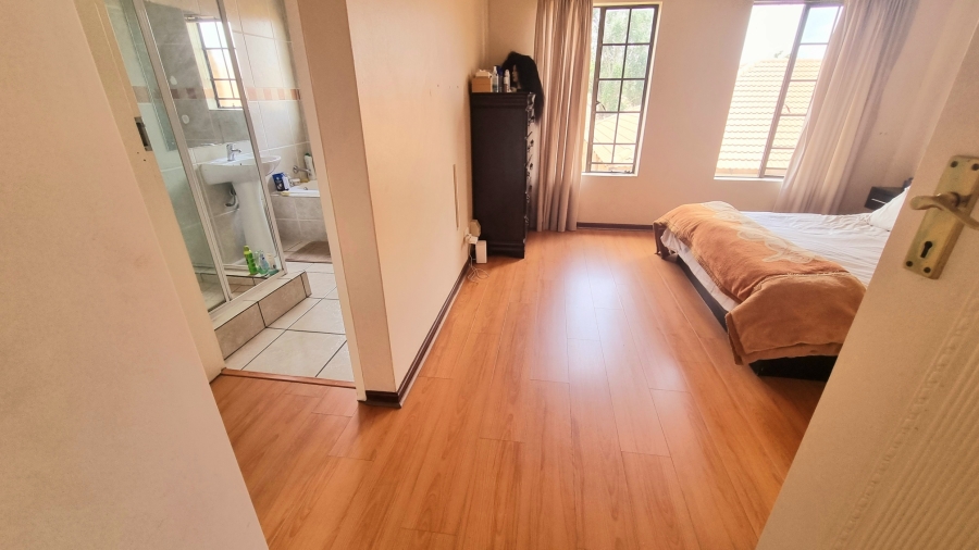 3 Bedroom Property for Sale in Noordwyk Gauteng