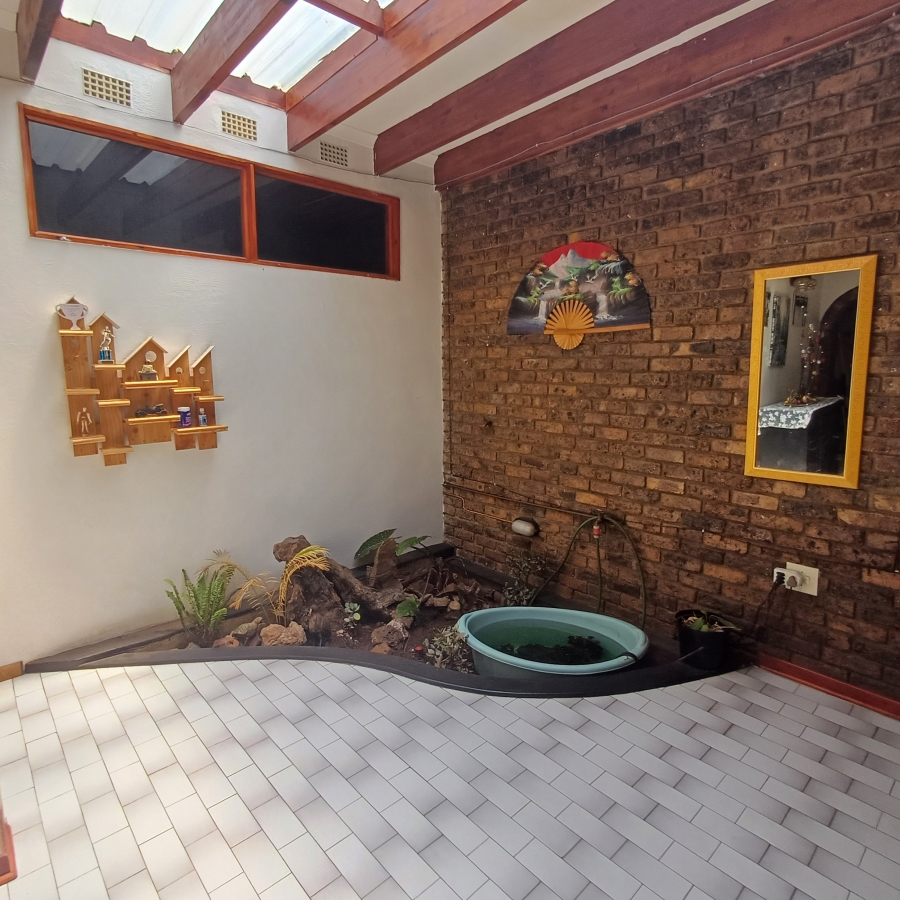 4 Bedroom Property for Sale in Meyerton Central Gauteng