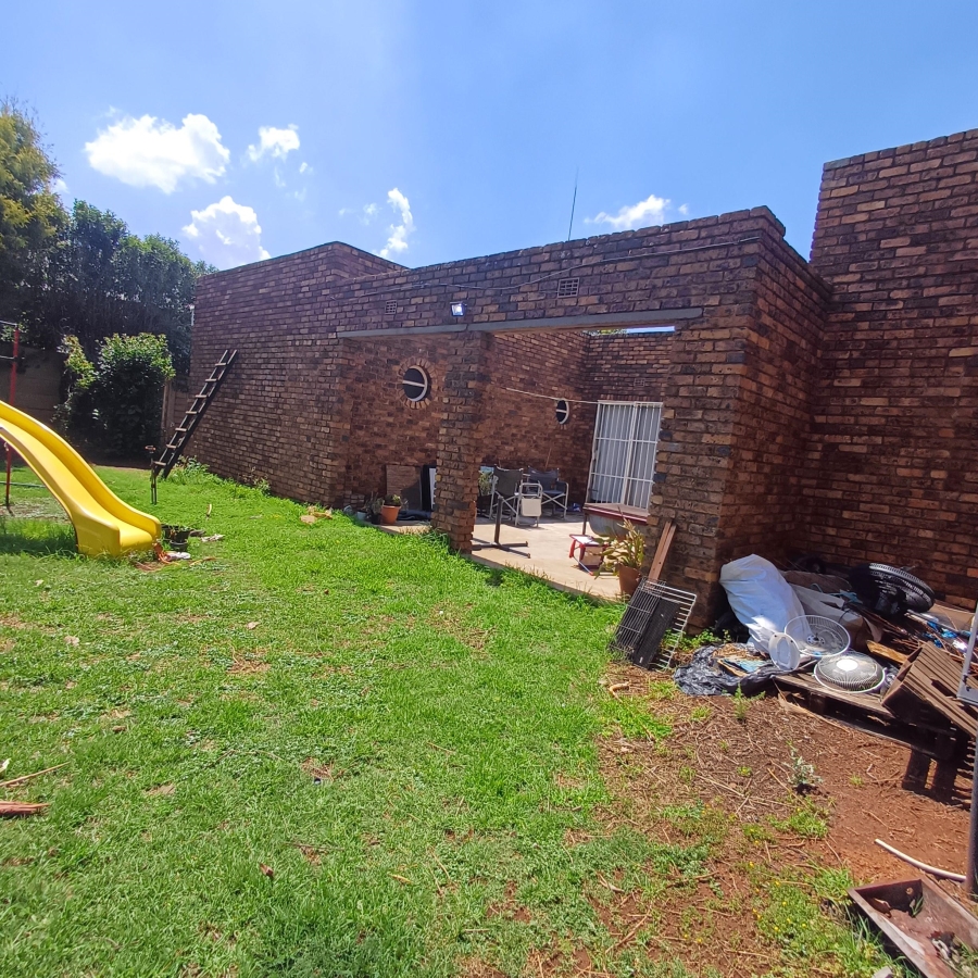 4 Bedroom Property for Sale in Meyerton Central Gauteng