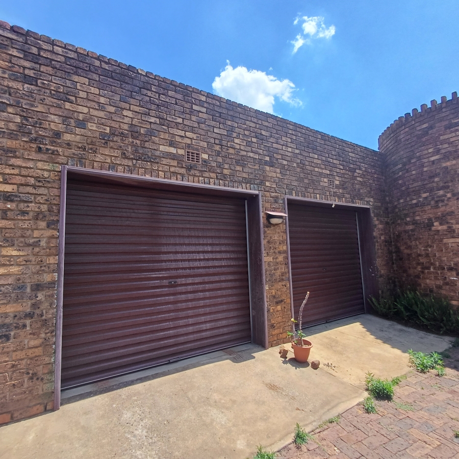4 Bedroom Property for Sale in Meyerton Central Gauteng