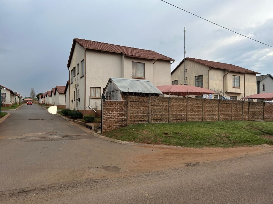 3 Bedroom Property for Sale in Clayville Gauteng