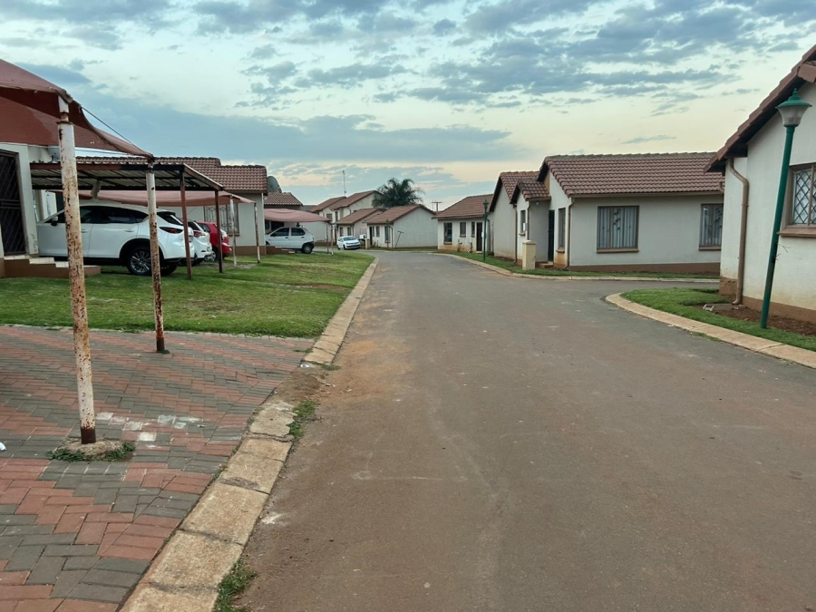 3 Bedroom Property for Sale in Clayville Gauteng