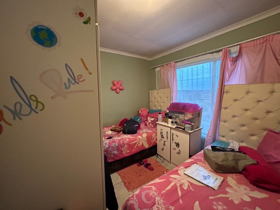 3 Bedroom Property for Sale in Clayville Gauteng