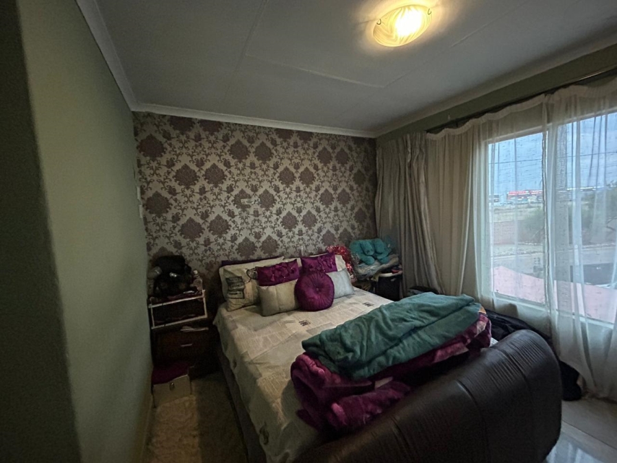 3 Bedroom Property for Sale in Clayville Gauteng