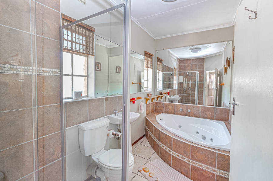 17 Bedroom Property for Sale in Fourways Gauteng
