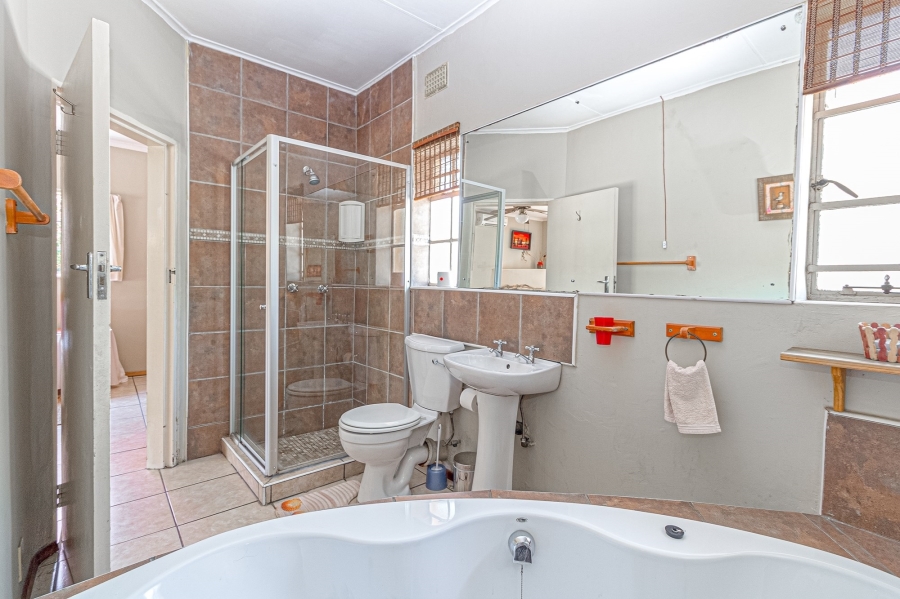 17 Bedroom Property for Sale in Fourways Gauteng