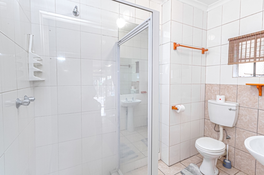 17 Bedroom Property for Sale in Fourways Gauteng