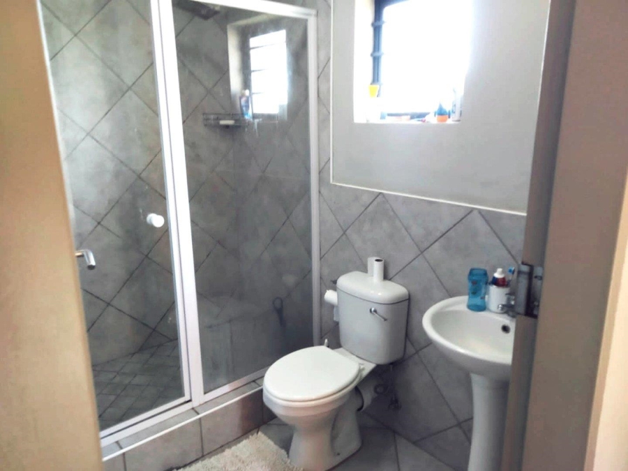 To Let 3 Bedroom Property for Rent in Lotus Gardens Gauteng