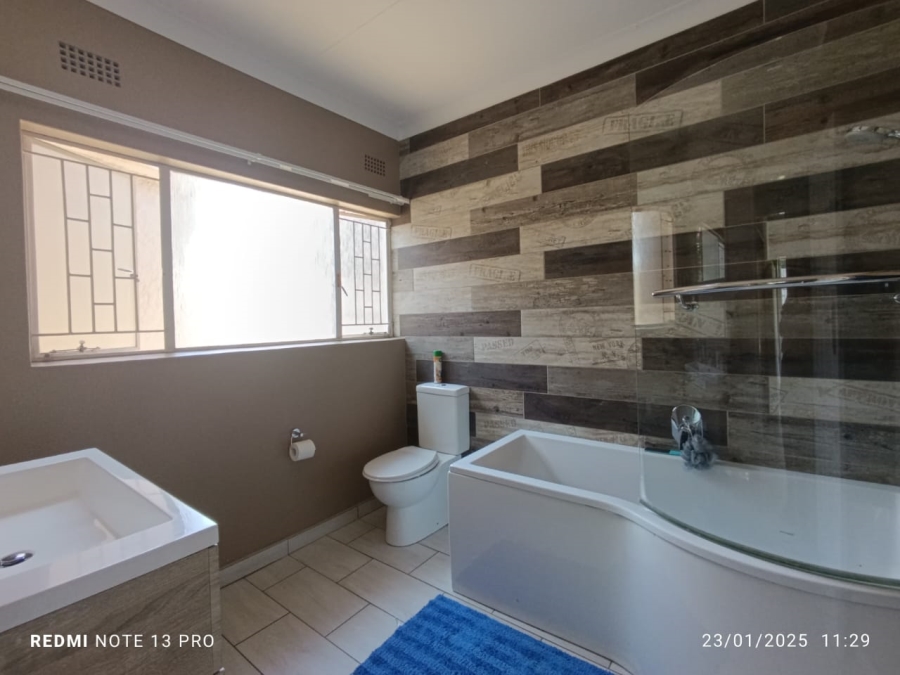 3 Bedroom Property for Sale in Alberante Gauteng