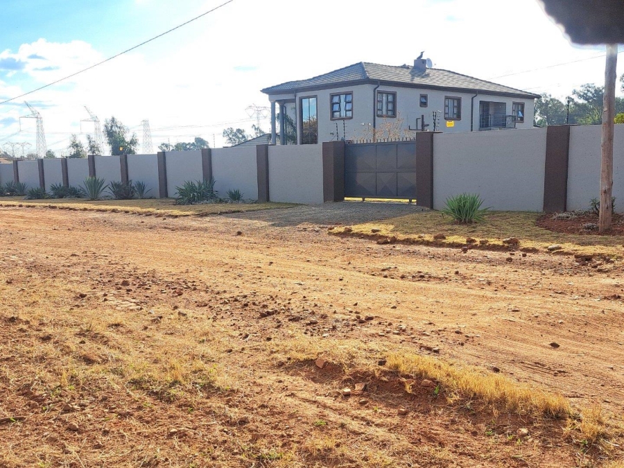 5 Bedroom Property for Sale in Rietvlei View Gauteng