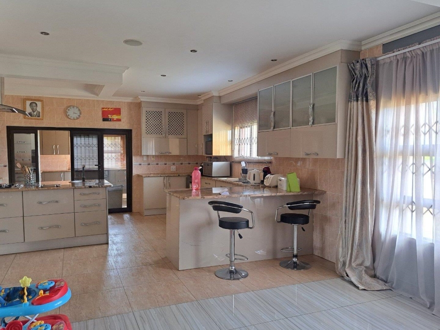 5 Bedroom Property for Sale in Rietvlei View Gauteng
